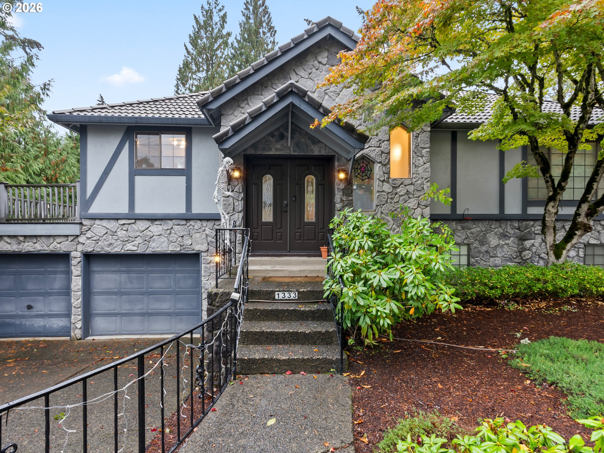 1333 Southwest 19th Drive Gresham, OR 97080 - Photo 3 of 40 Front Yard