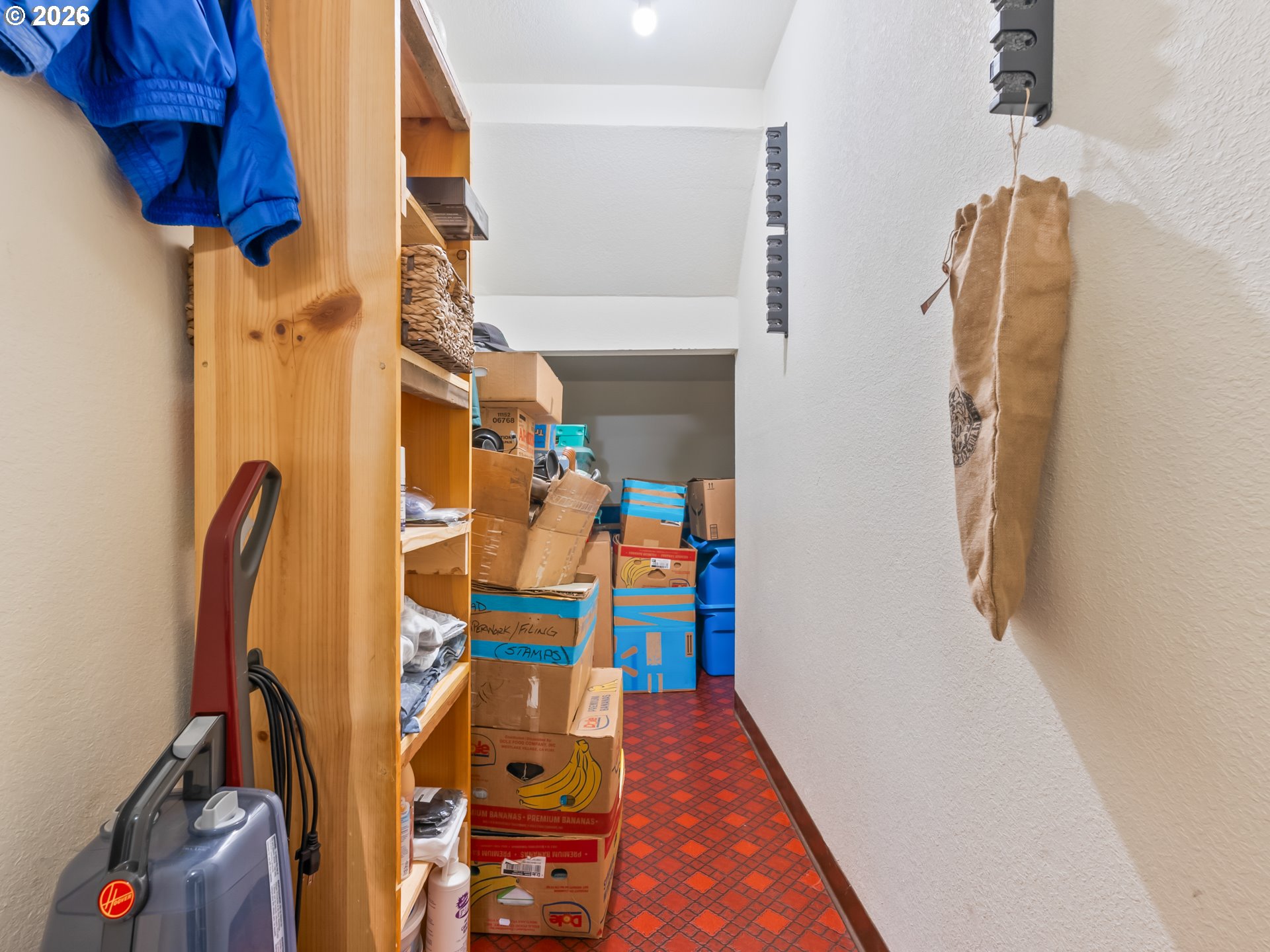 1333 Southwest 19th Drive Gresham, OR 97080 - Photo 33 of 40 Garage