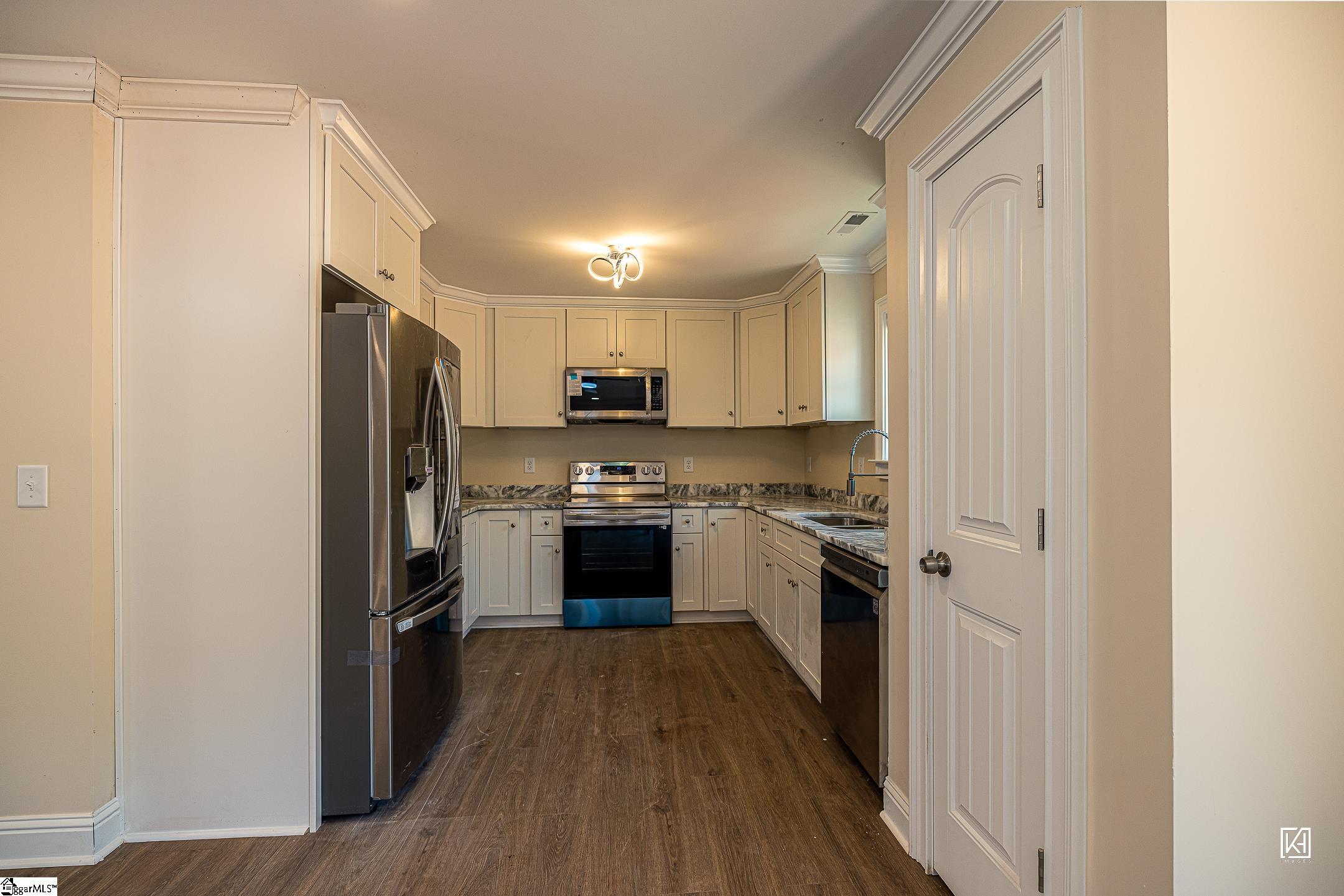 5263 Allen Bridge Road Fountain Inn, SC 29644 - Photo 3 of 20