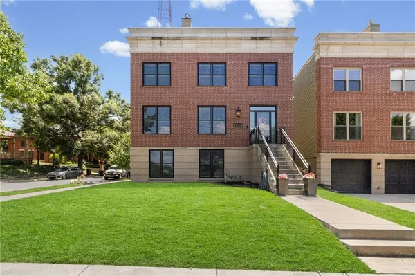 $919,000 | 115 East 30th Street, Kansas City, MO 64108