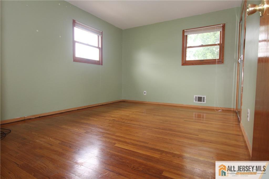 39 Stony Road Edison, NJ 08817 - Photo 7 of 15