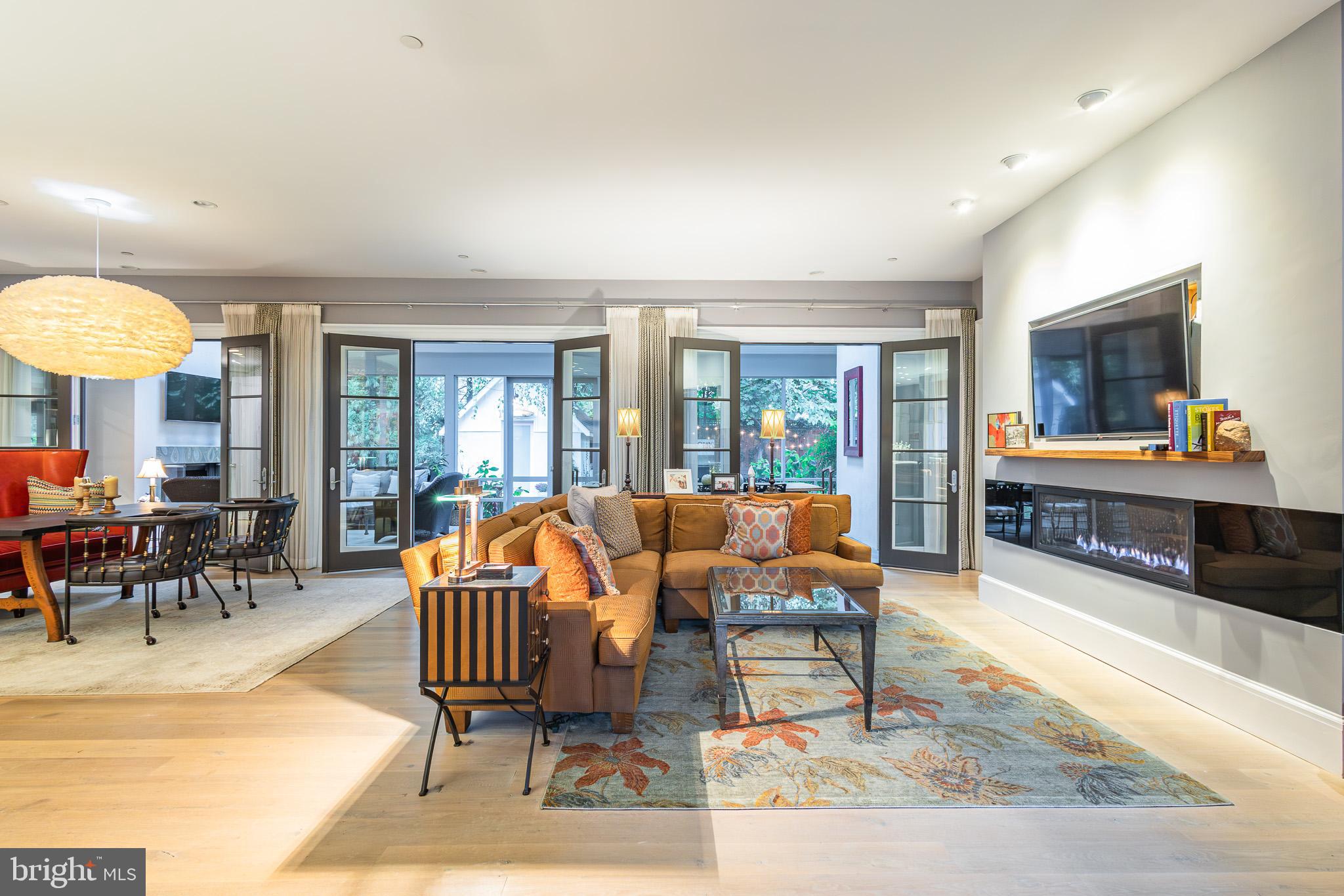 1004 Moss Haven Court Annapolis, MD 21403 - Photo 19 of 77 Living area opens to large porch...