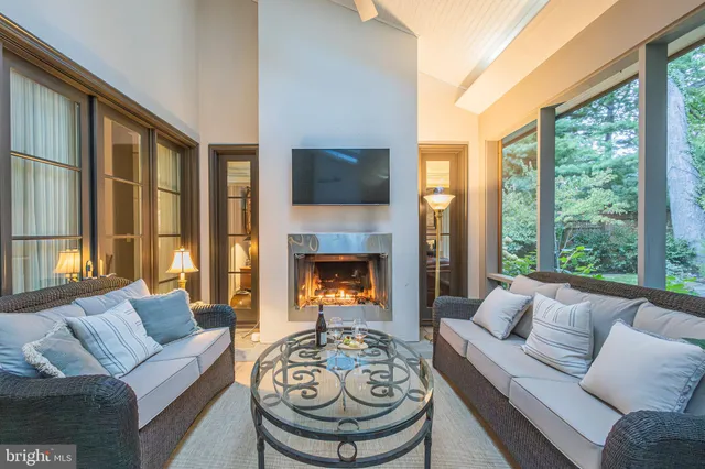 $2,450,000 | 1004 Moss Haven Court, Annapolis, MD 21403