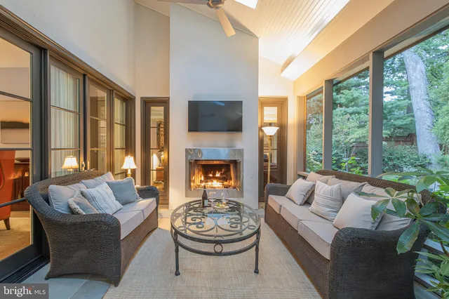 $2,450,000 | 1004 Moss Haven Court, Annapolis, MD 21403