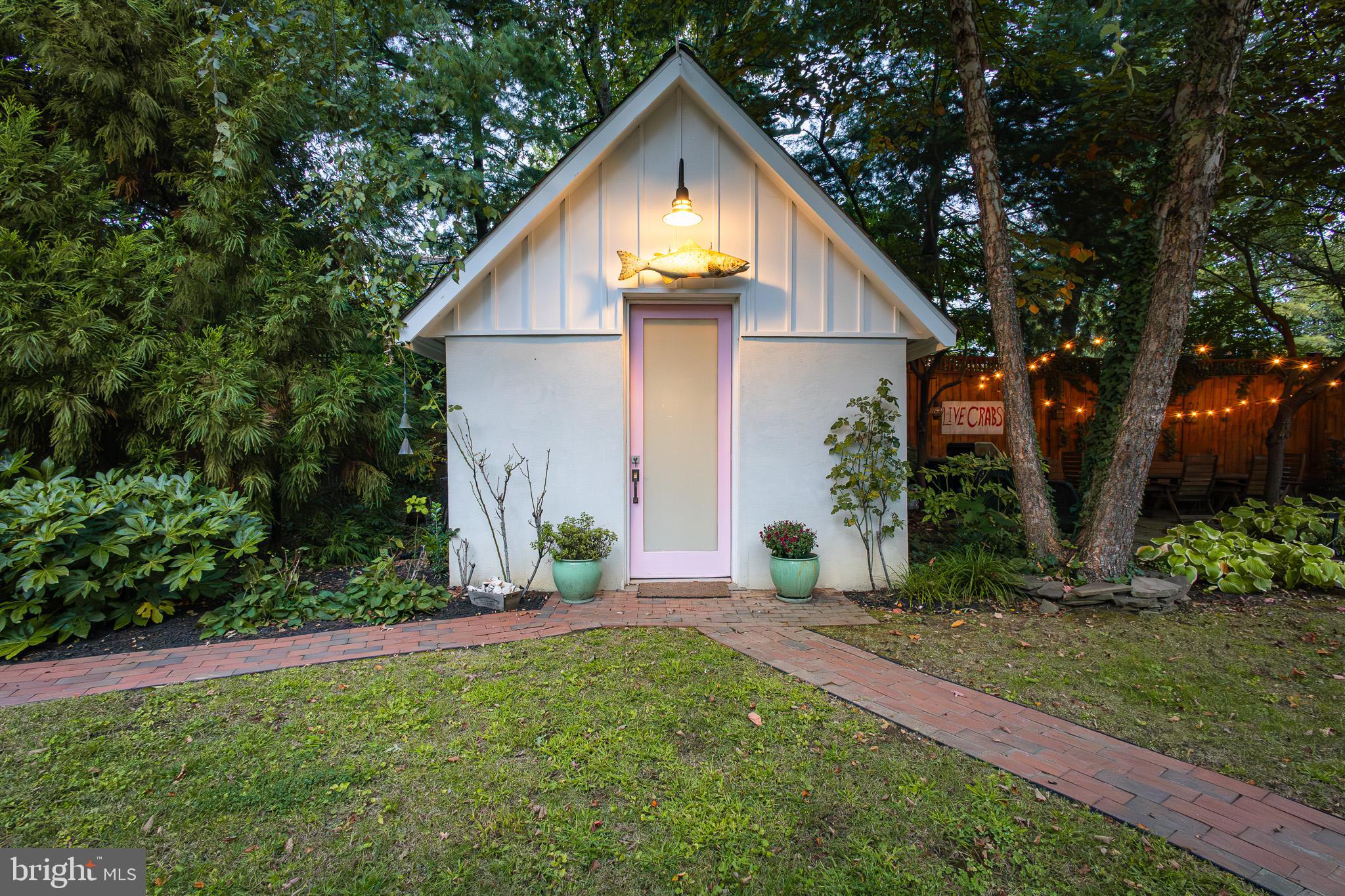 1004 Moss Haven Court Annapolis, MD 21403 - Photo 61 of 77 a view of an house with backyard space and garden