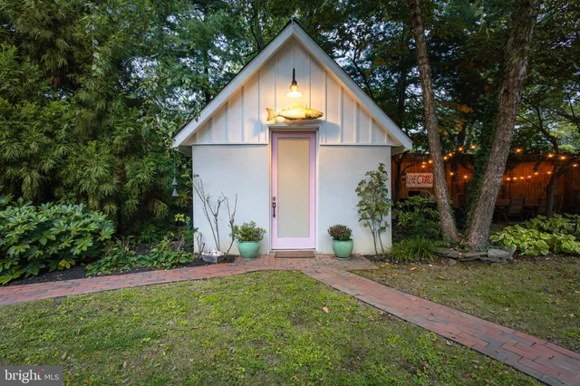 $2,450,000 | 1004 Moss Haven Court, Annapolis, MD 21403