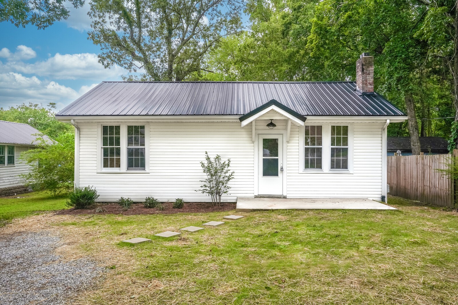 2403 Ruth Street Springfield, TN 37172 - Photo 1 of 11 Gallery Image 1