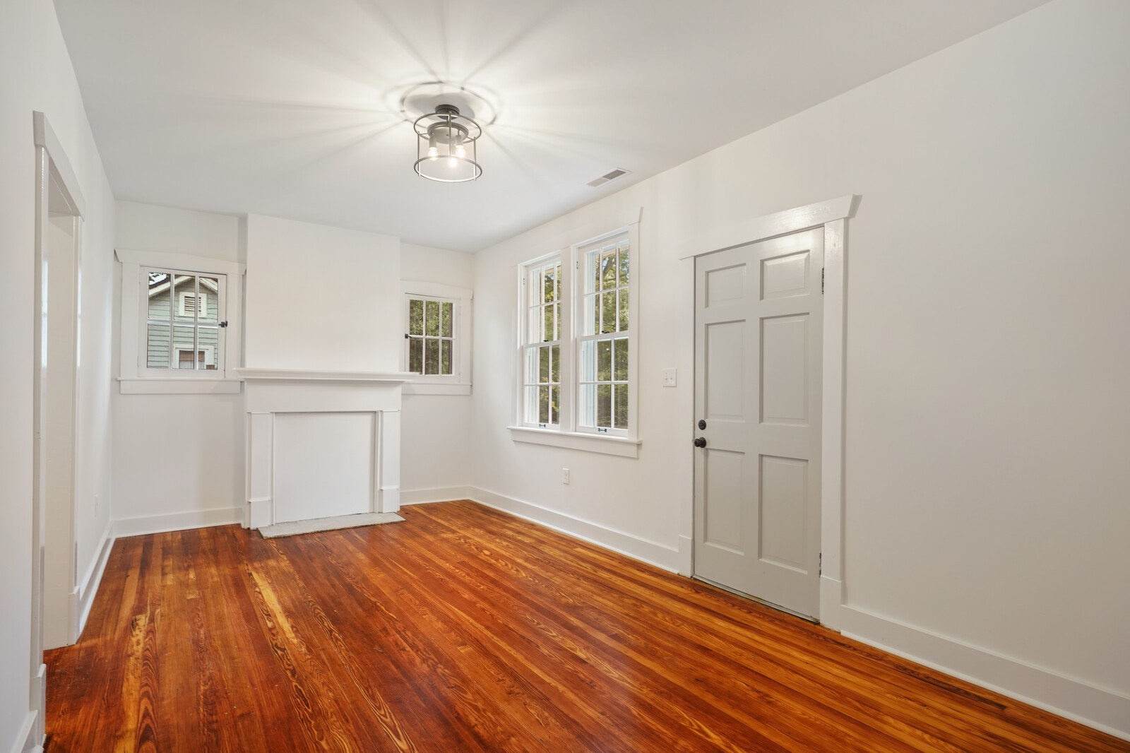 2403 Ruth Street Springfield, TN 37172 - Photo 3 of 11 Gallery Image 3