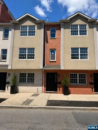 $474,999 | 16 East Kinney Street, Newark, NJ 07102