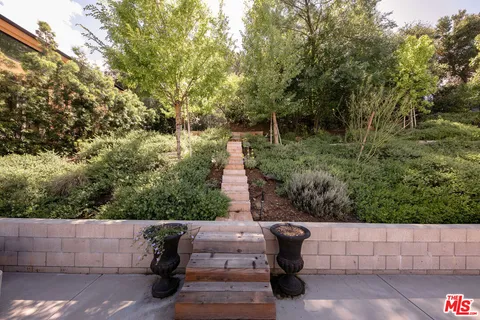 $2,395,000 | 28960 Crags Drive, Agoura Hills, CA 91301