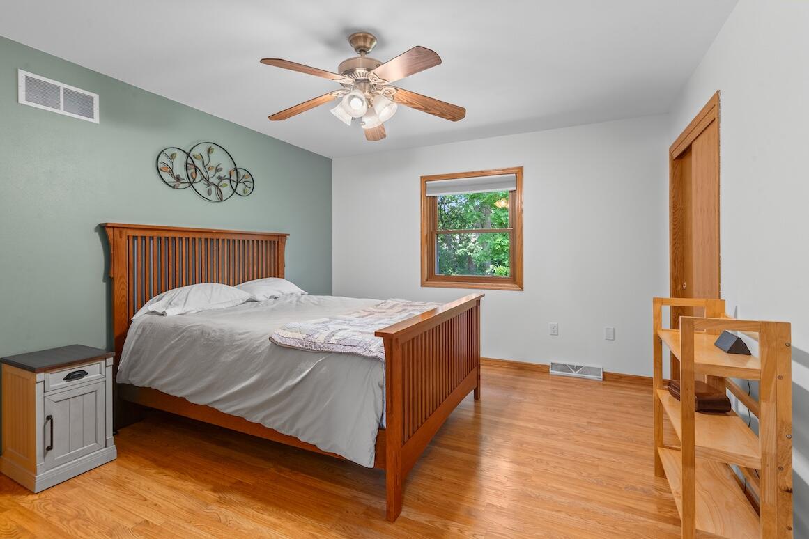 126 North Lapham Peak Road Delafield, WI 53018 - Photo 22 of 38 Master bedroom photo 2