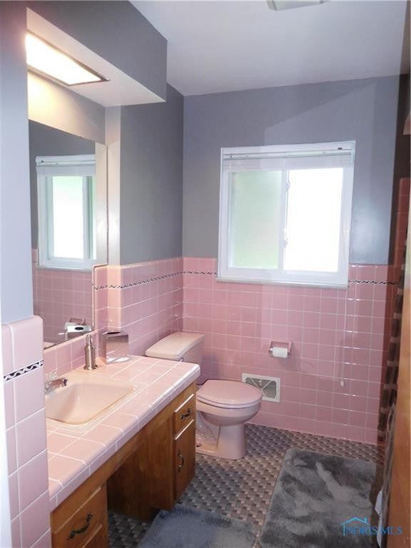 2003 Harlan Road Toledo, OH 43615 - Photo 12 of 21 Gallery Image 12
