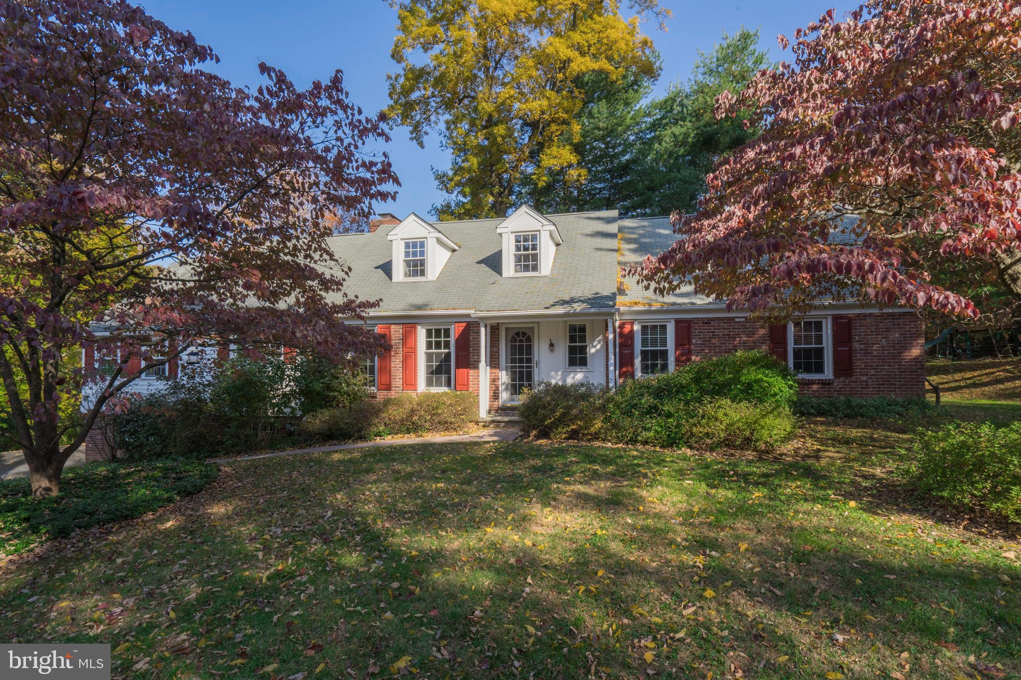 1325 Pinewood Road Villanova, PA 19085 - Photo 2 of 38