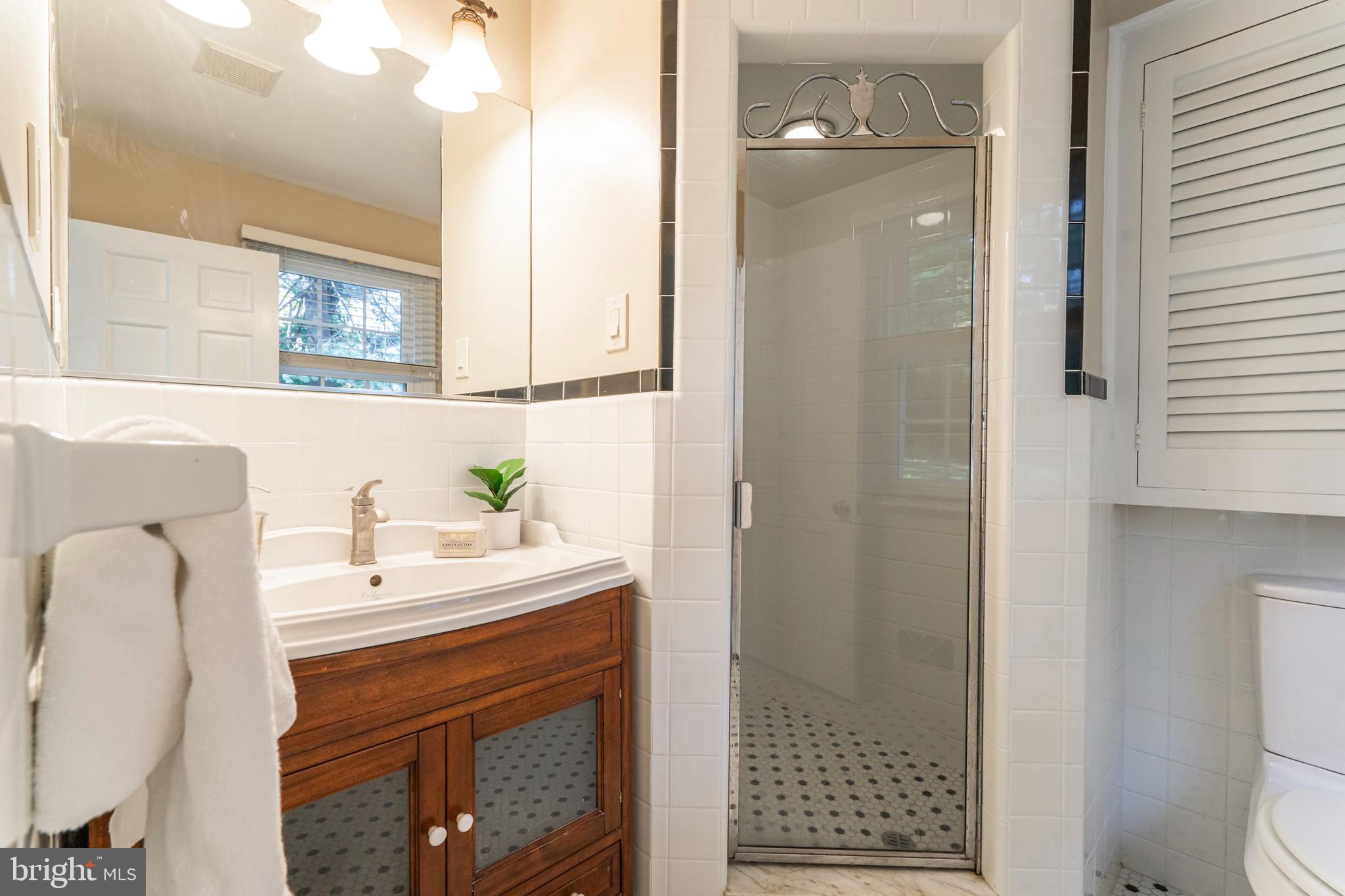 1325 Pinewood Road Villanova, PA 19085 - Photo 20 of 38