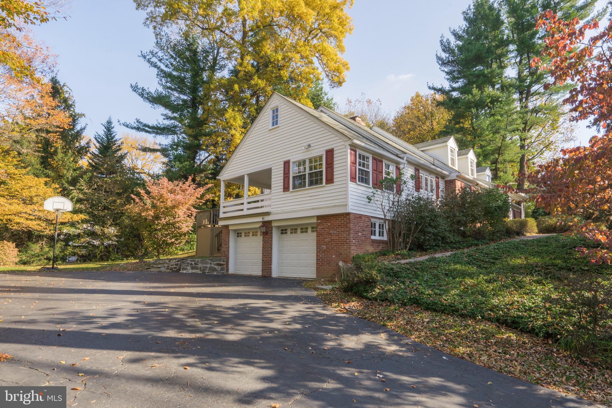 1325 Pinewood Road Villanova, PA 19085 - Photo 3 of 38
