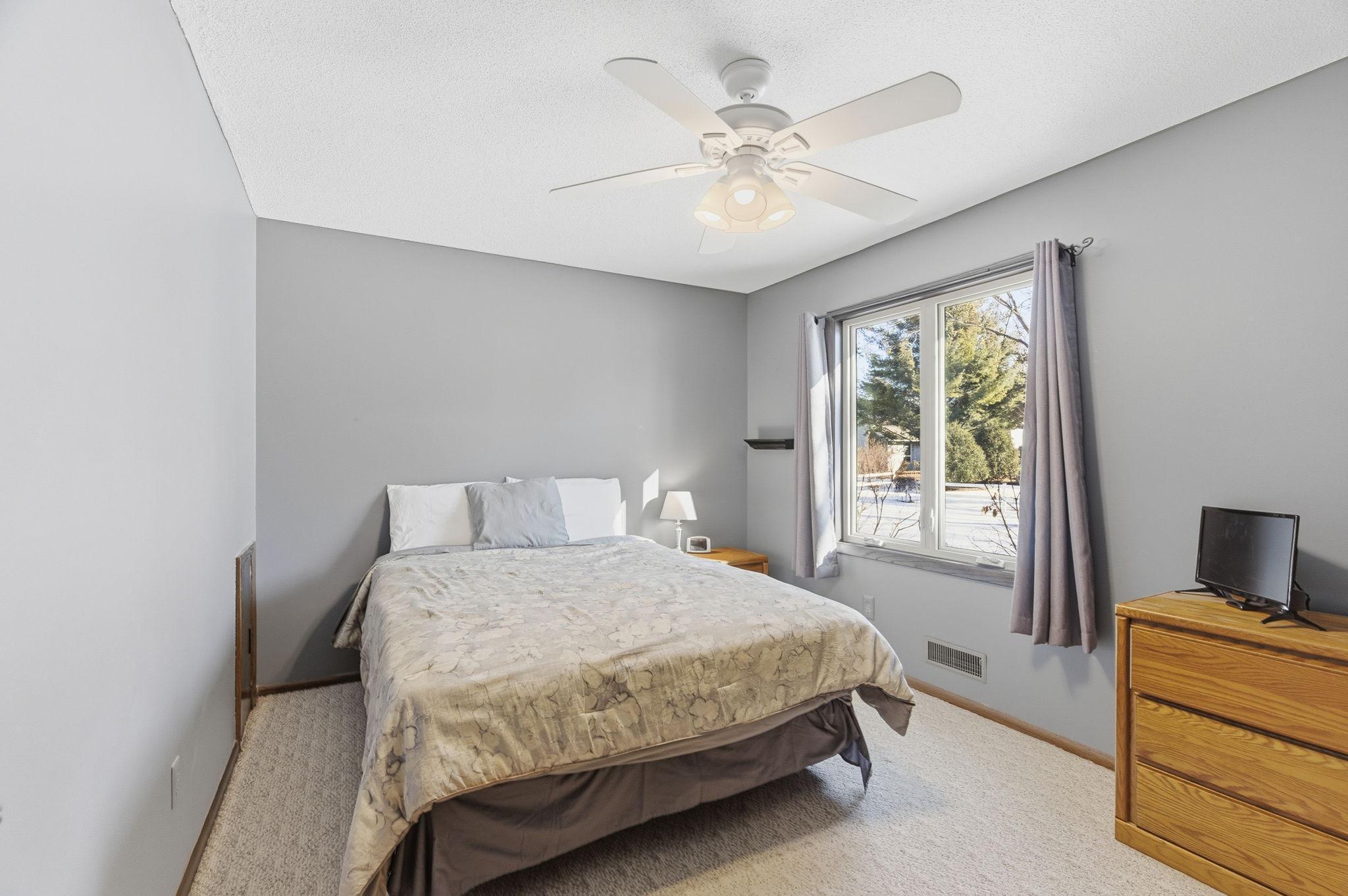 10186 Quaker Lane North Maple Grove, MN 55369 - Photo 12 of 33