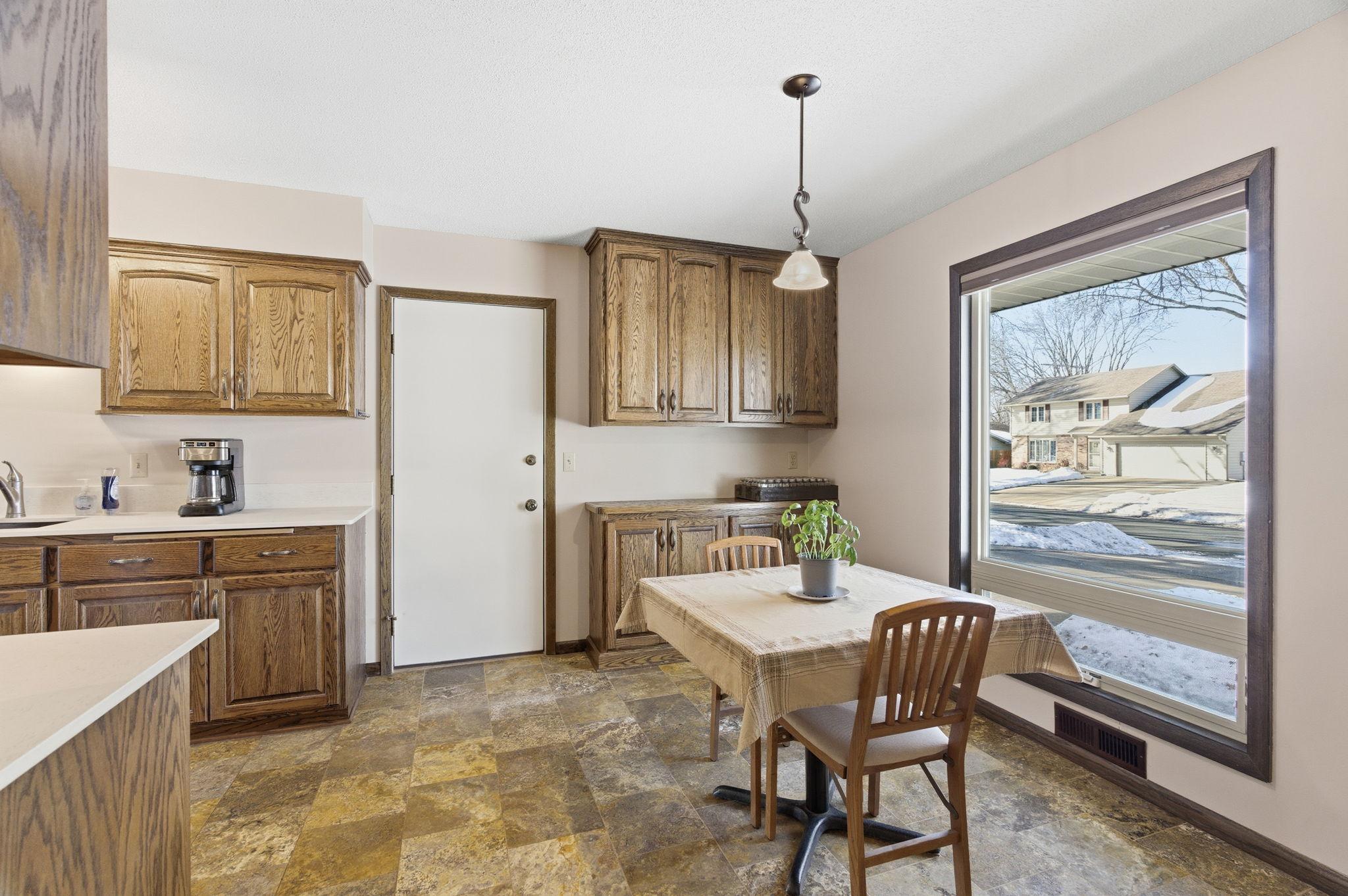 10186 Quaker Lane North Maple Grove, MN 55369 - Photo 7 of 33