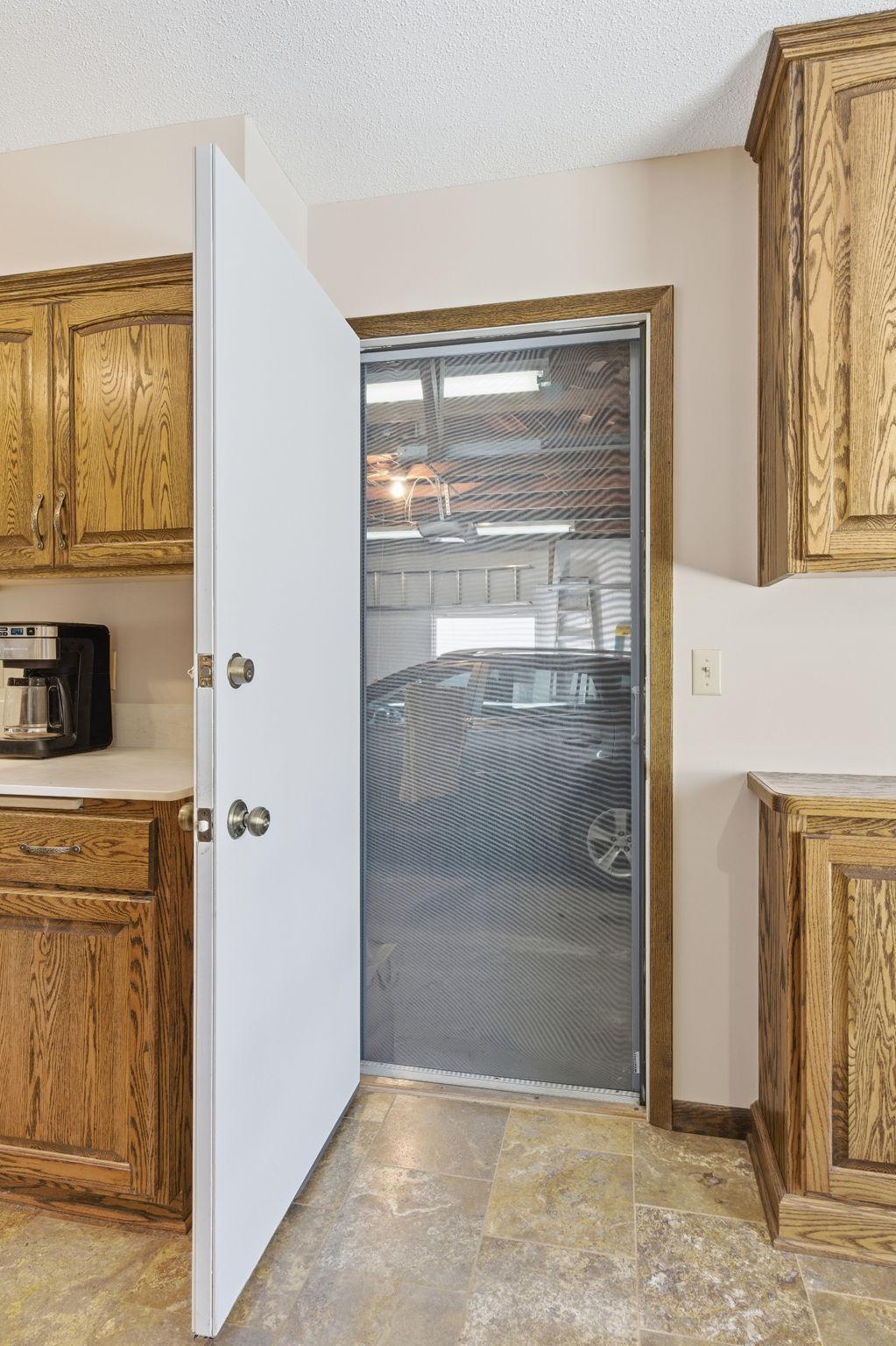 10186 Quaker Lane North Maple Grove, MN 55369 - Photo 8 of 33