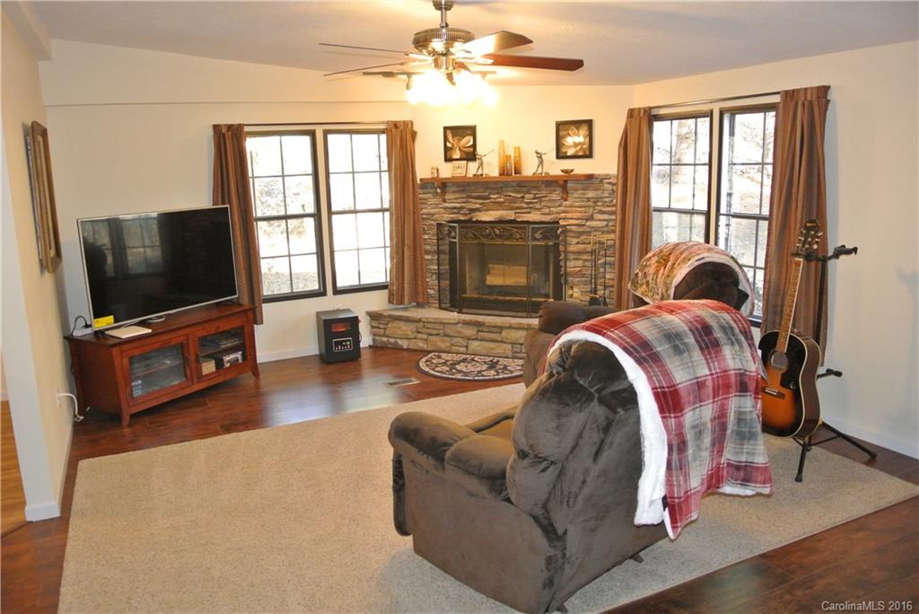 86 Laurel Loop Road Fletcher, NC 28732 - Photo 2 of 17