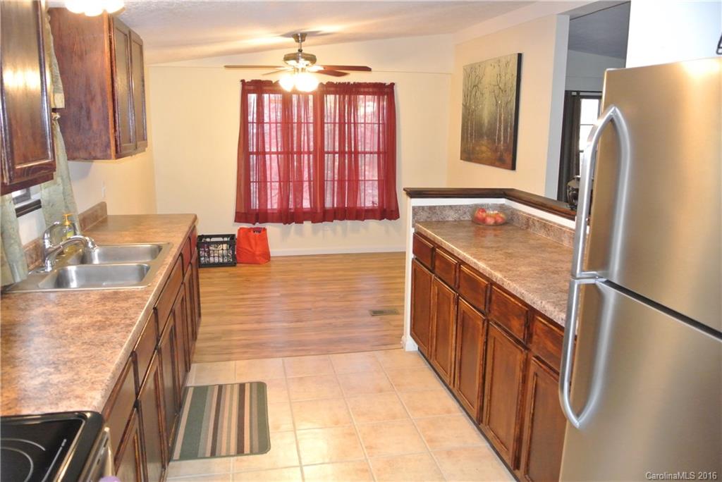 86 Laurel Loop Road Fletcher, NC 28732 - Photo 4 of 17