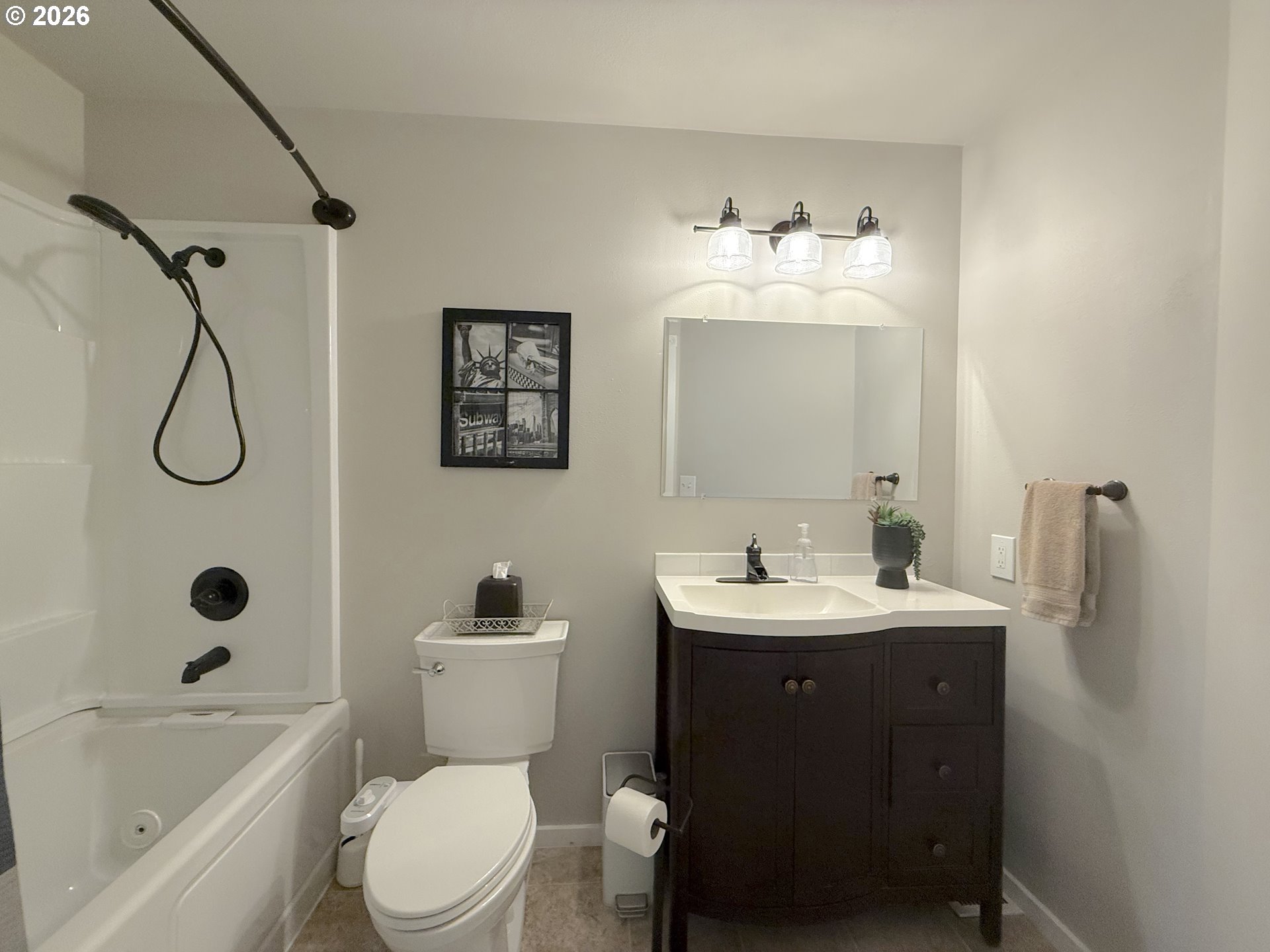 1487 Kyiv Street Springfield, OR 97477 - Photo 38 of 48 Bathroom