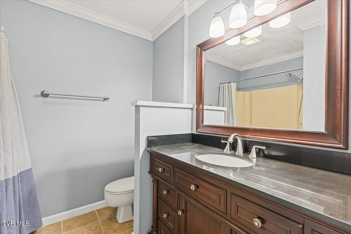 660 Fox Meadow Road, Unit 8 Elizabethton, TN 37643 - Photo 24 of 44 25-128A7424