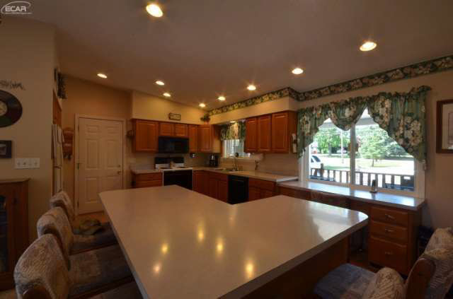 8228 Barden Road Davison, MI 48423 - Photo 20 of 36 21176473-19.JPG