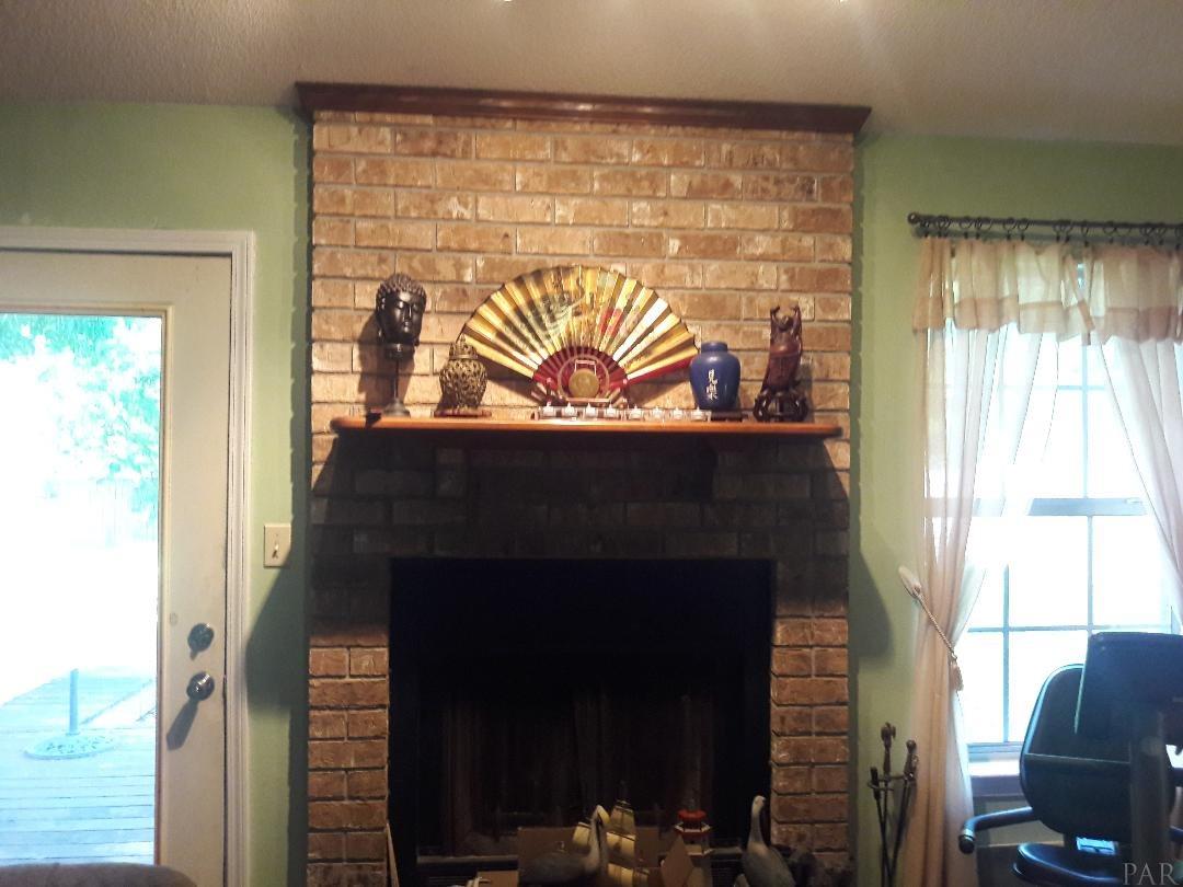 702 Valley Ridge Way Pensacola, FL 32514 - Photo 2 of 3