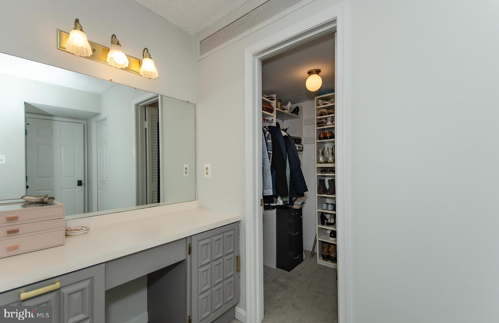 1101 South Arlington Ridge Road, Unit 1109 Arlington, VA 22202 - Photo 28 of 48