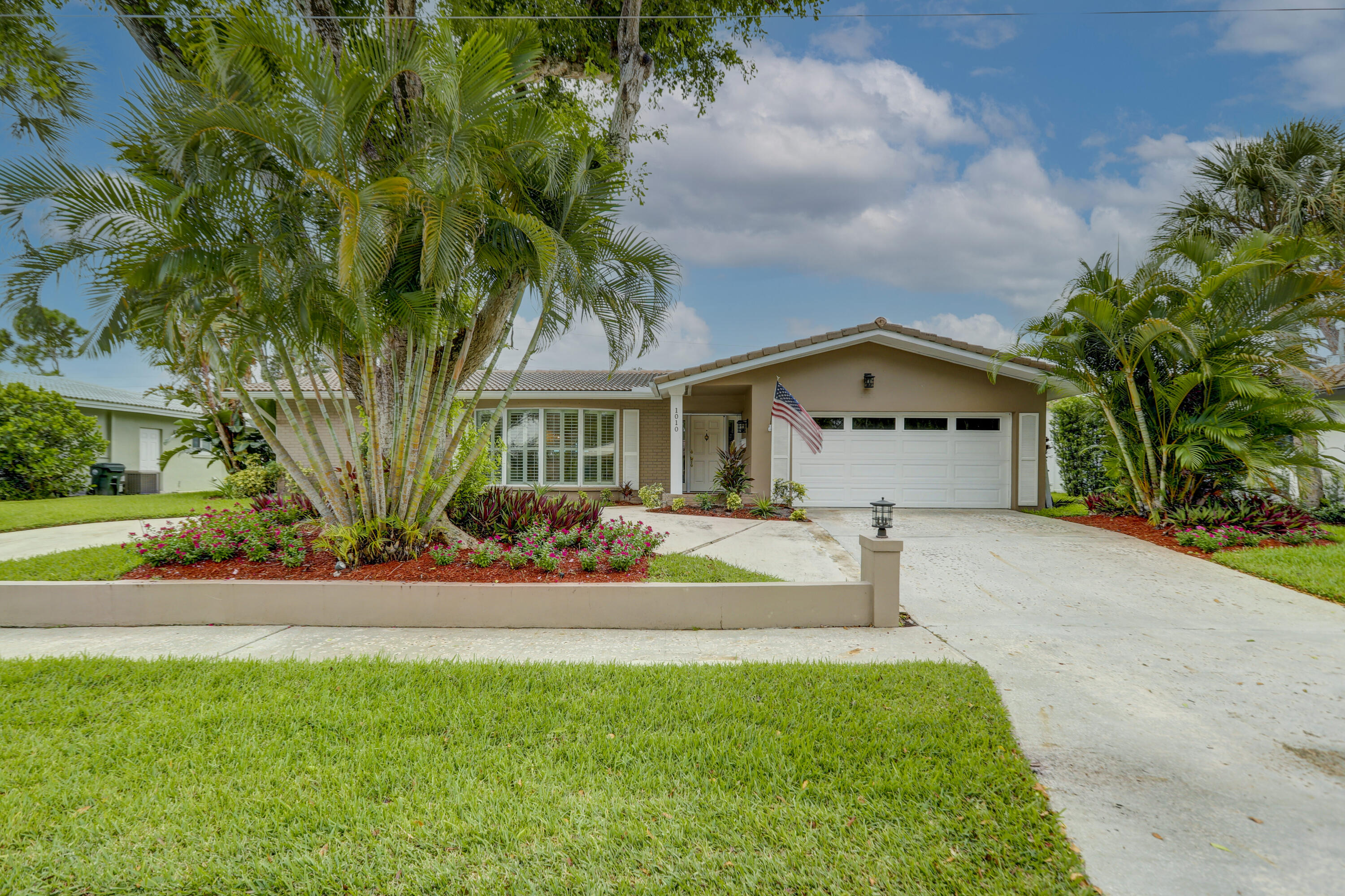 1010 Southwest 1st Street Boca Raton, FL 33486 - Photo 1 of 33 1-Front