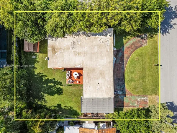 $1,695,000 | 242 189th Street, Sunny Isles Beach, FL 33160