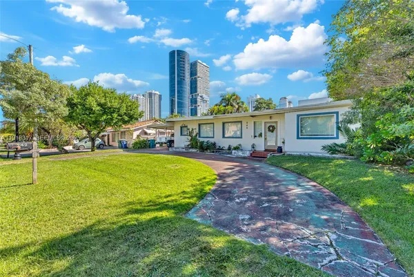 $1,695,000 | 242 189th Street, Sunny Isles Beach, FL 33160