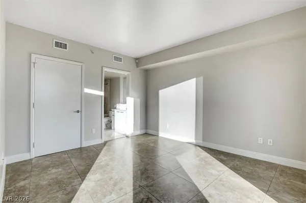 $2,300 | 222 Karen Avenue, Unit 2805, Las Vegas, NV 89109