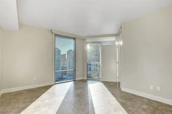 $2,300 | 222 Karen Avenue, Unit 2805, Las Vegas, NV 89109