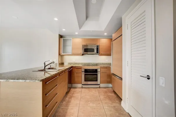 $2,300 | 222 Karen Avenue, Unit 2805, Las Vegas, NV 89109