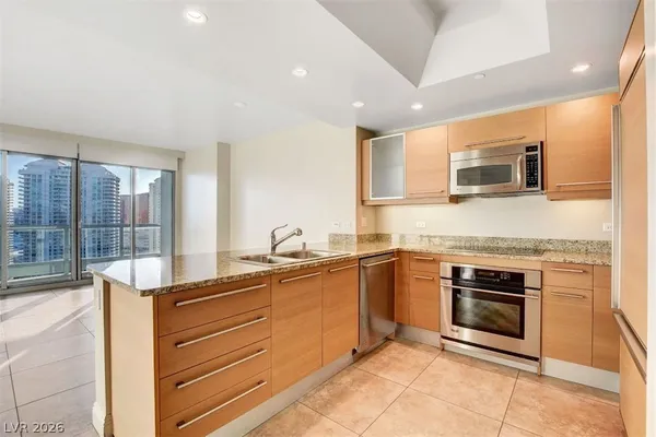 $2,300 | 222 Karen Avenue, Unit 2805, Las Vegas, NV 89109