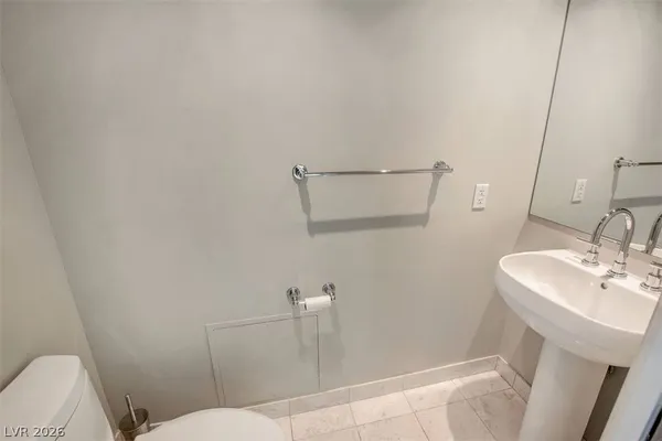 $2,300 | 222 Karen Avenue, Unit 2805, Las Vegas, NV 89109