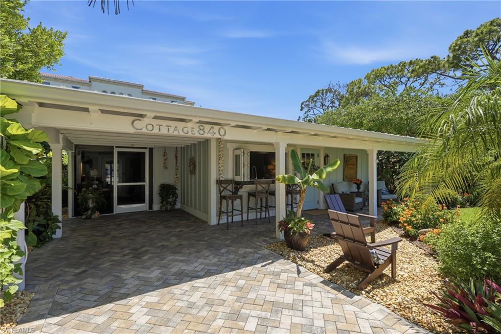 840 Myrtle Terrace Naples, FL 34103 - Photo 1 of 49
