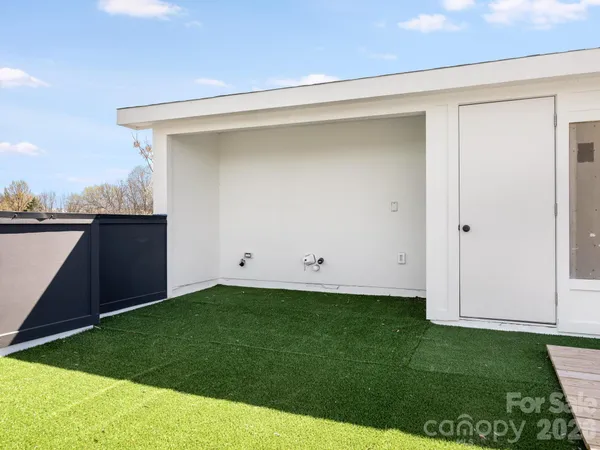 $750,000 | 129 French Street, Unit A, Charlotte, NC 28216