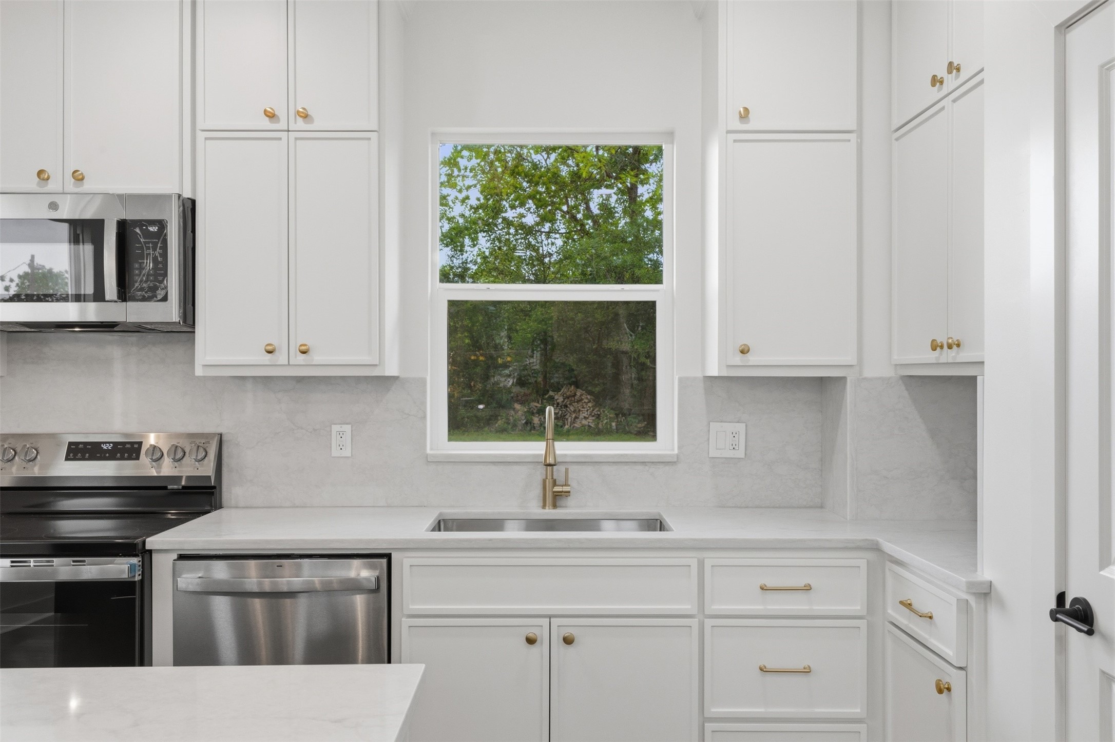 732 Azalea Street Prairie View, TX 77484 - Photo 5 of 37