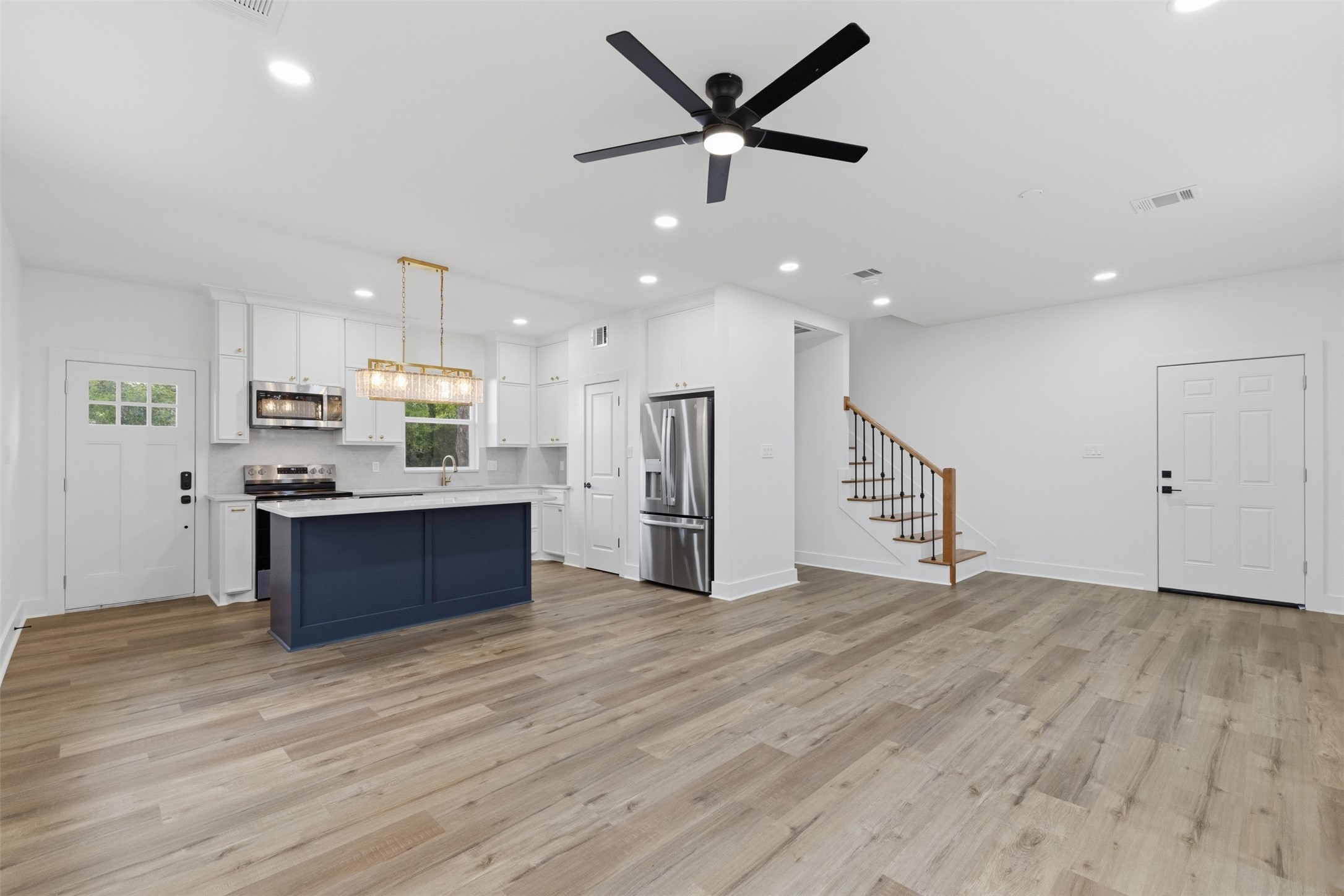 732 Azalea Street Prairie View, TX 77484 - Photo 6 of 37