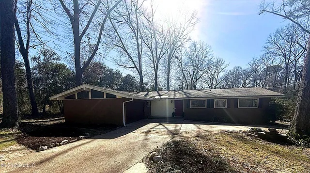 $149,000 | 235 Daniel Lake Boulevard, Jackson, MS 39212