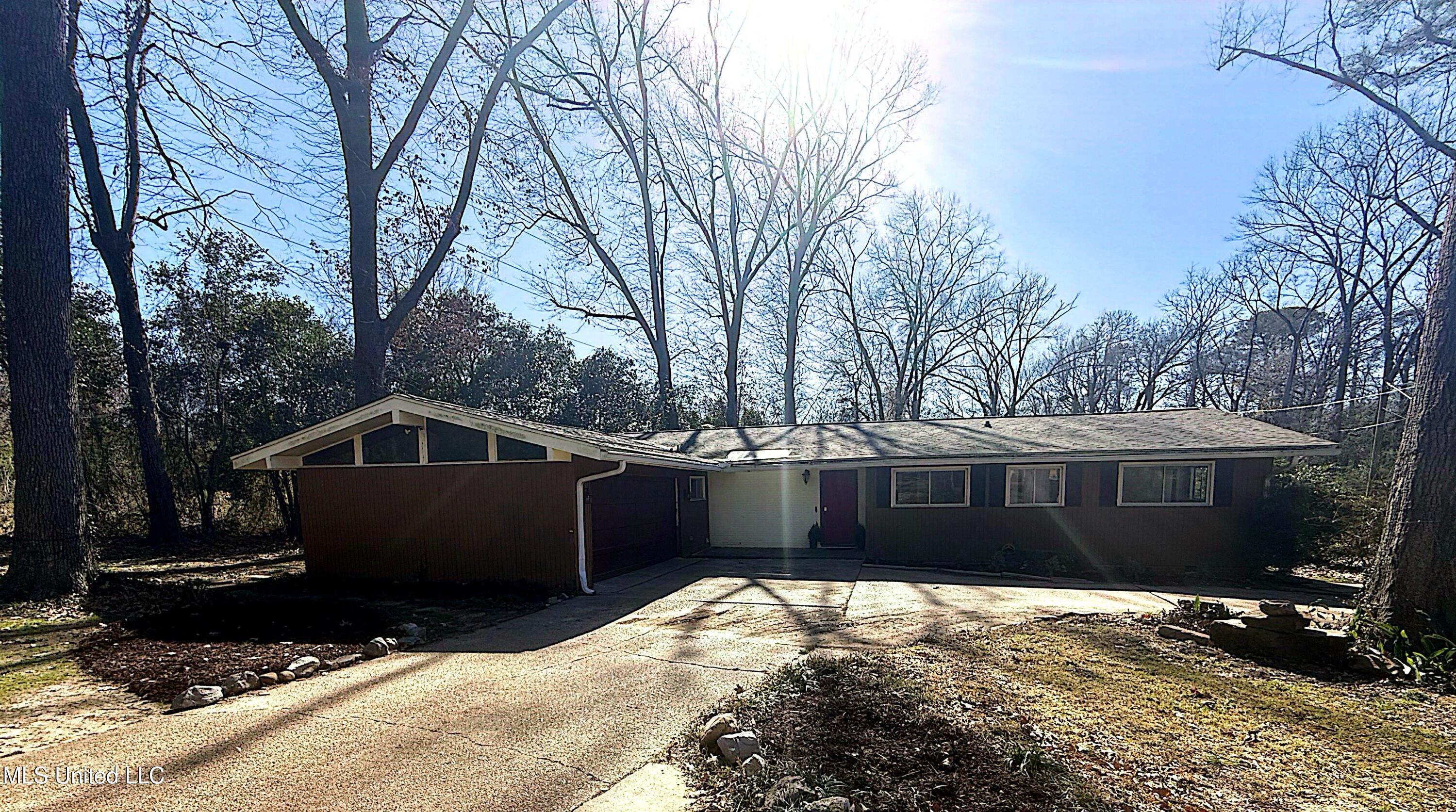 235 Daniel Lake Boulevard Jackson, MS 39212 - Photo 1 of 20 primary