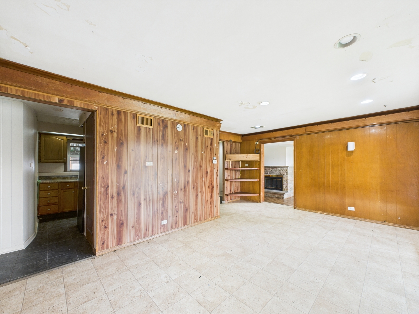 8718 Plainfield Road Lyons, IL 60534 - Photo 4 of 23