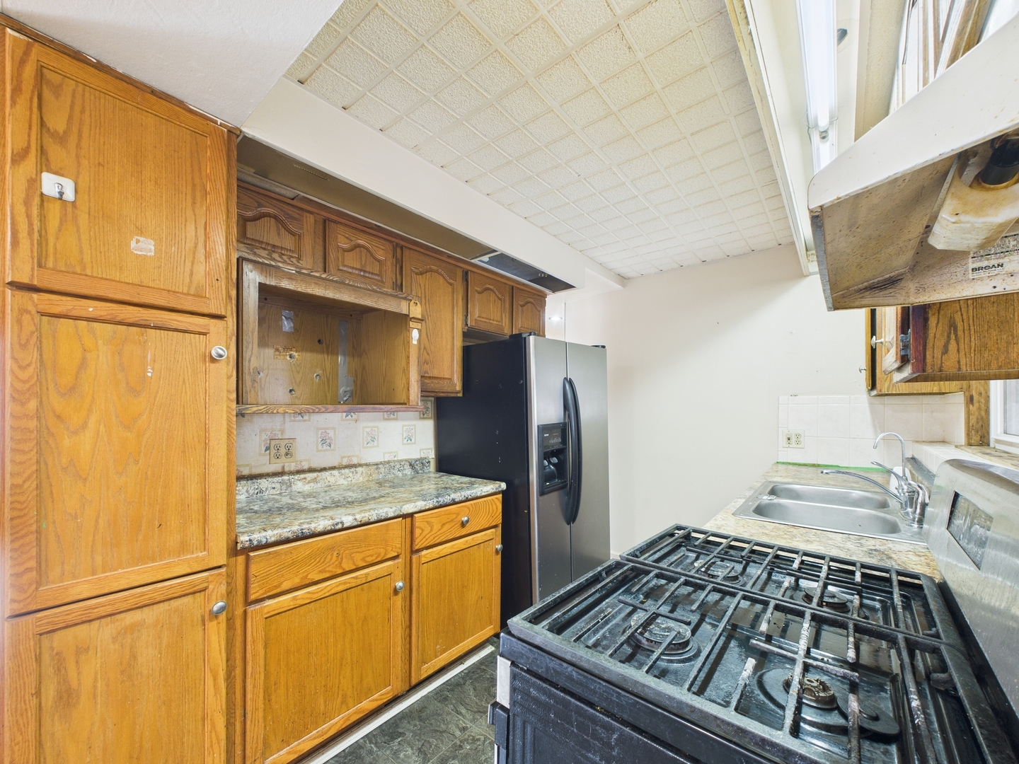 8718 Plainfield Road Lyons, IL 60534 - Photo 6 of 23