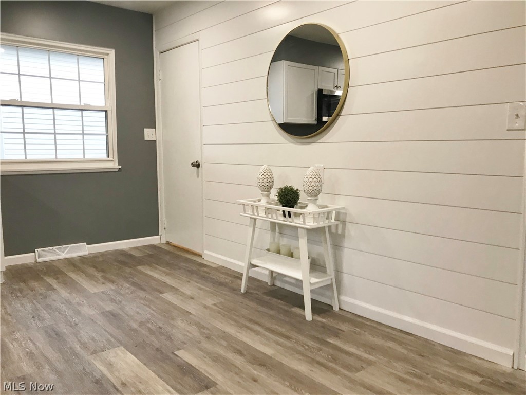 426 Lansing Road Akron, OH 44312 - Photo 15 of 34