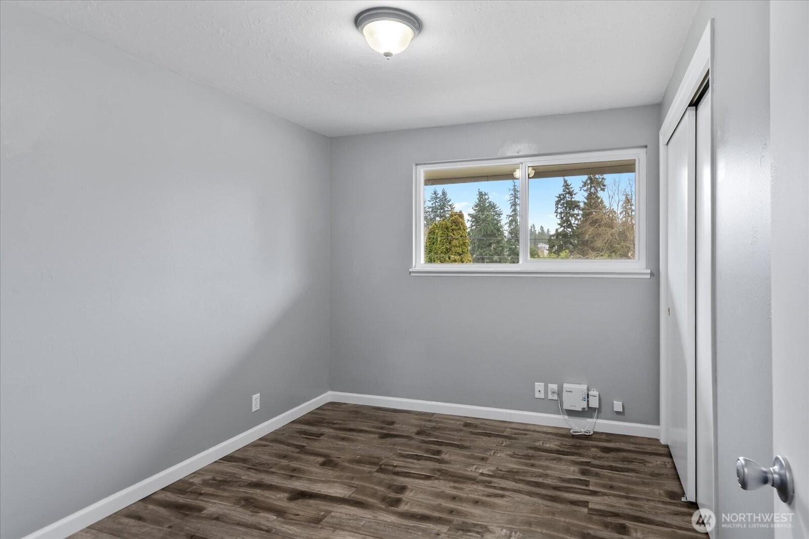 18312 73rd Avenue West Edmonds, WA 98026 - Photo 13 of 38