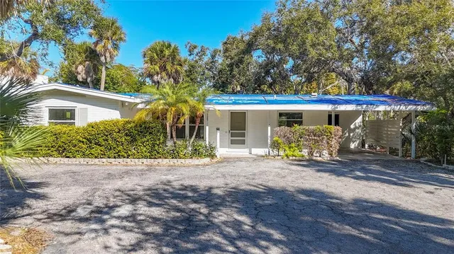 $749,900 | 129 Pierson Lane, Sarasota, FL 34242