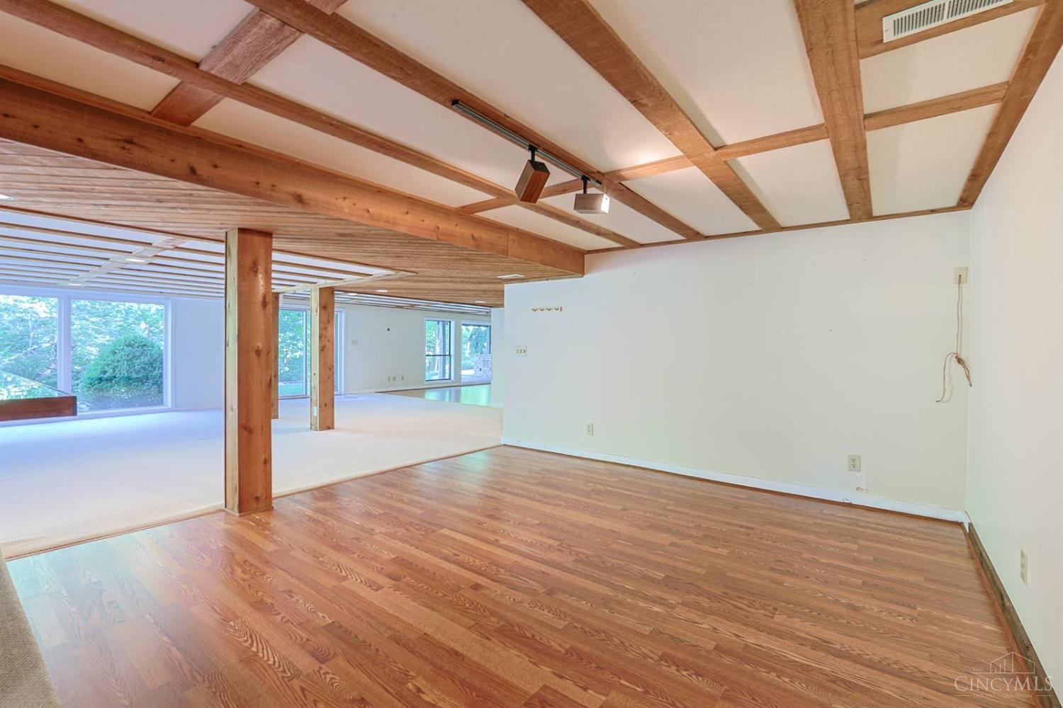4805 Drake Road Cincinnati, OH 45243 - Photo 52 of 97 Gallery Image 52