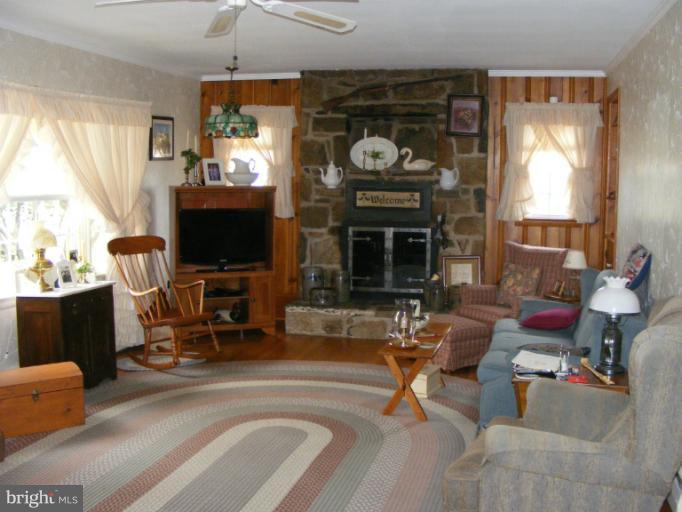 118 Theodore Road Port Deposit, MD 21904 - Photo 16 of 28 Living Room